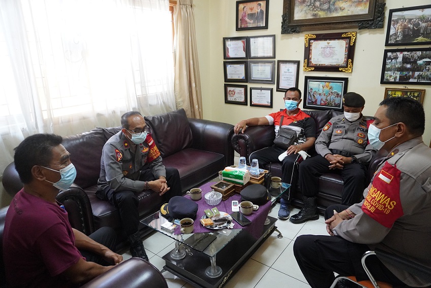 KUNJUNGAN DARI KAPOLSEK DENTIM (Bpk Kompol I. N. Sudiarta)